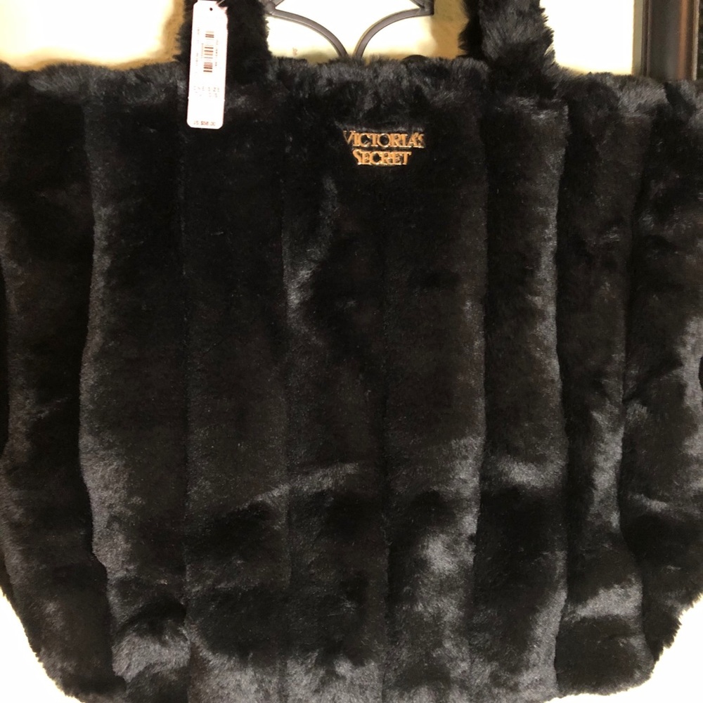 NWT Plush Soft Victoria Secret Faux Fur Bag - Picture 3 of 5